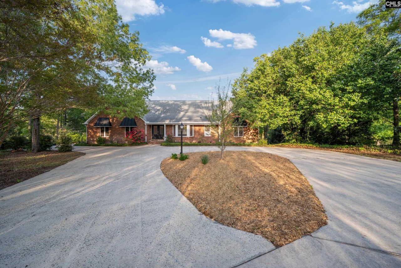 370 Chapel Creek Drive  Photo 1