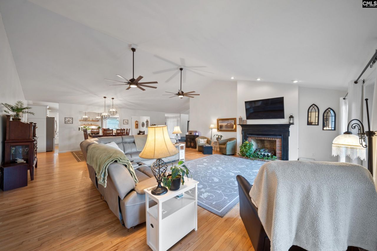 370 Chapel Creek Drive  Photo 13