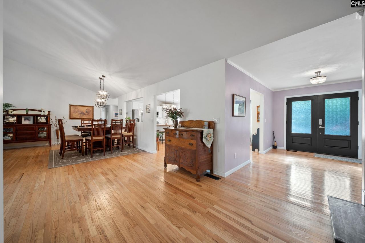 370 Chapel Creek Drive  Photo 5