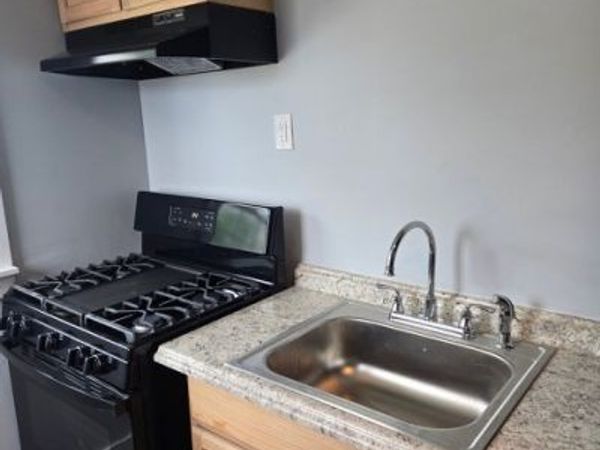 701 Cumberland Dr , Clarksville, TN 37040