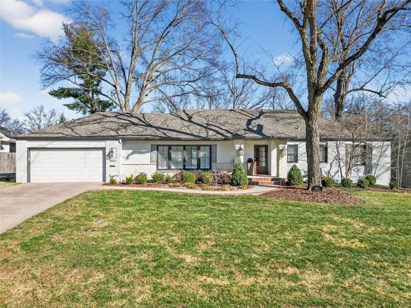 3800 W 84th Terrace, Prairie Village, KS 66206