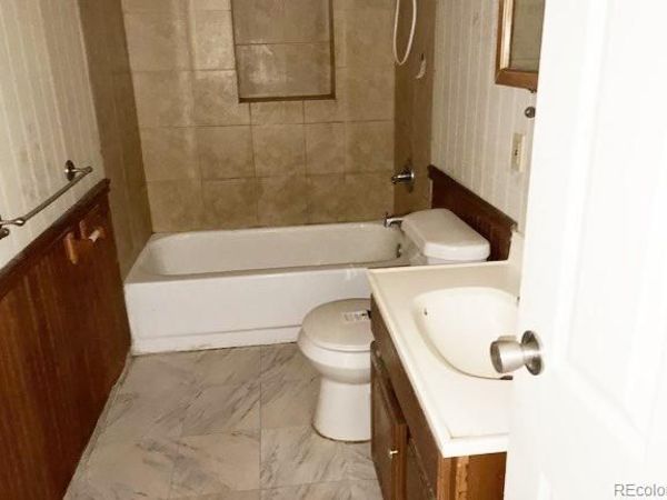 320 Nana Lou Street , Avondale, CO 81022