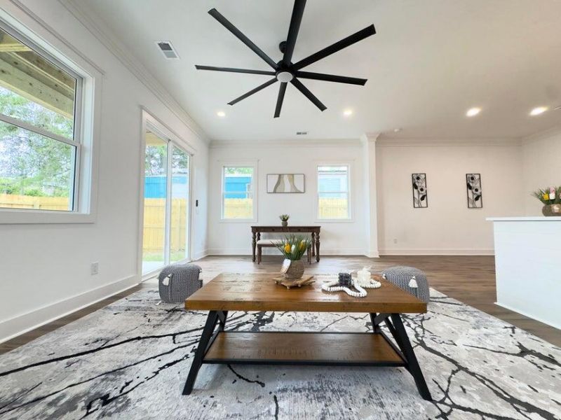 5841 Kirkwood Avenue Photo 4