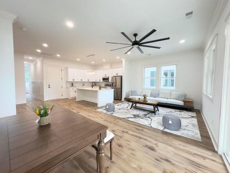 5841 Kirkwood Avenue Photo 6