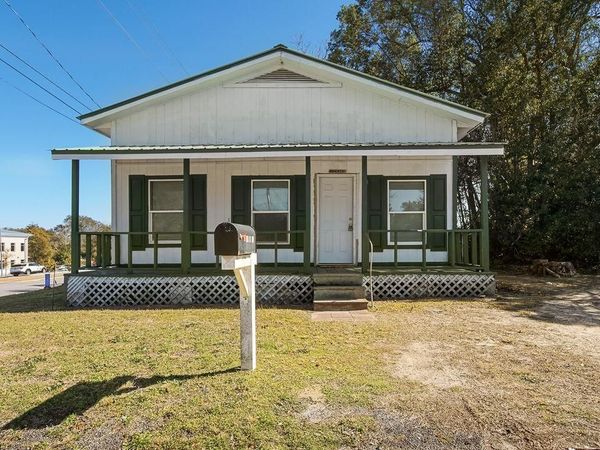 60 N 8th Street, DeFuniak Springs, FL 32433
