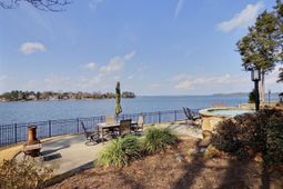 280 Mooring Lane photo 4