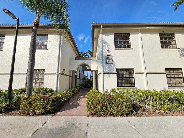 5235 Europa Drive, Unit O, Boynton Beach, FL 33437
