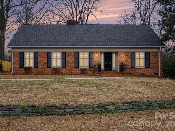 819 Ashmeade Road, Charlotte, NC 28211