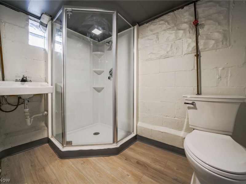 7610 Rosewood Avenue, Cleveland, OH 44105 Photo 21