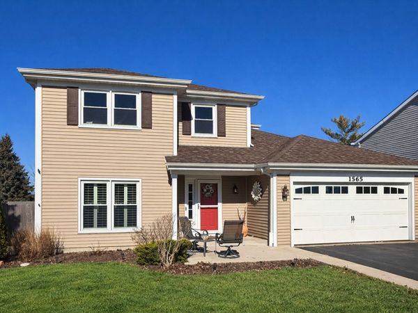 1565 Candlewood Drive, Crystal Lake, IL 60014