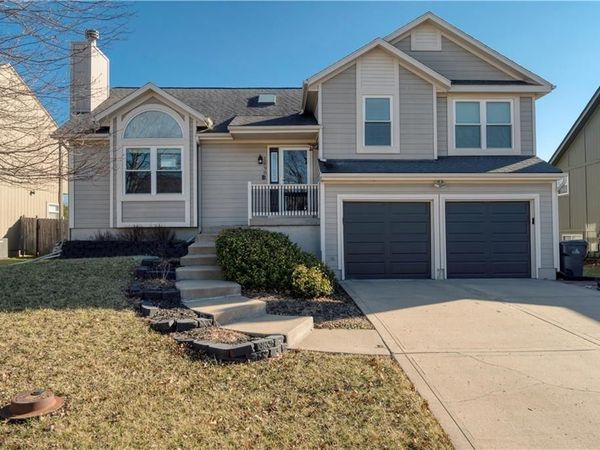18901 W 160th Terrace, Olathe, KS 66062