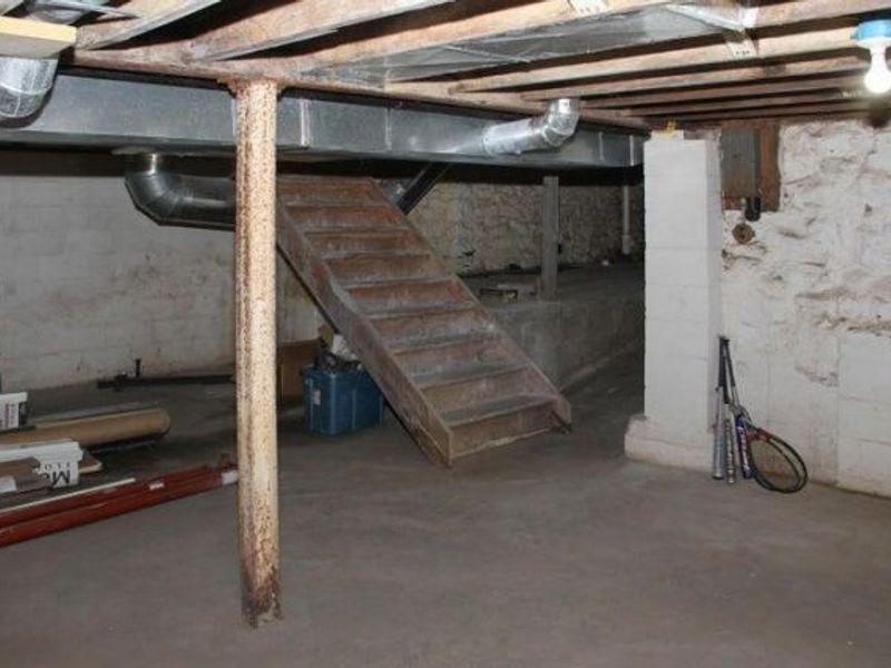 1689 E Main Street, Columbus, OH 43205 Photo 9