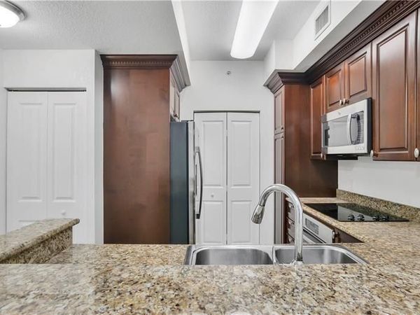 1660 Renaissance Commons Boulevard, Unit 2208, Boynton Beach, FL 33426