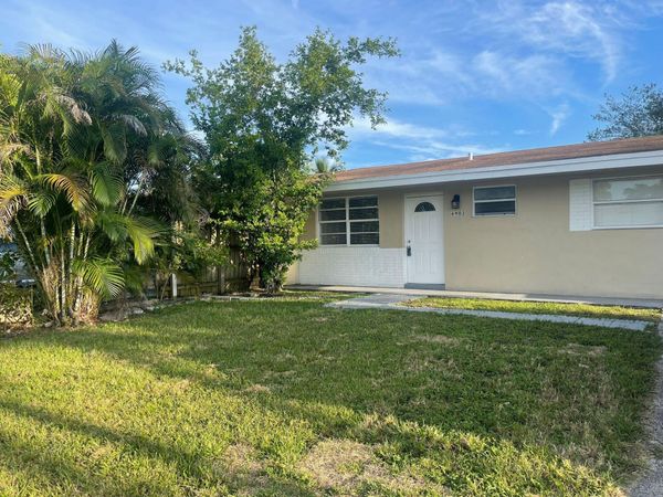 6902 SW 15th St, North Lauderdale, FL 33068