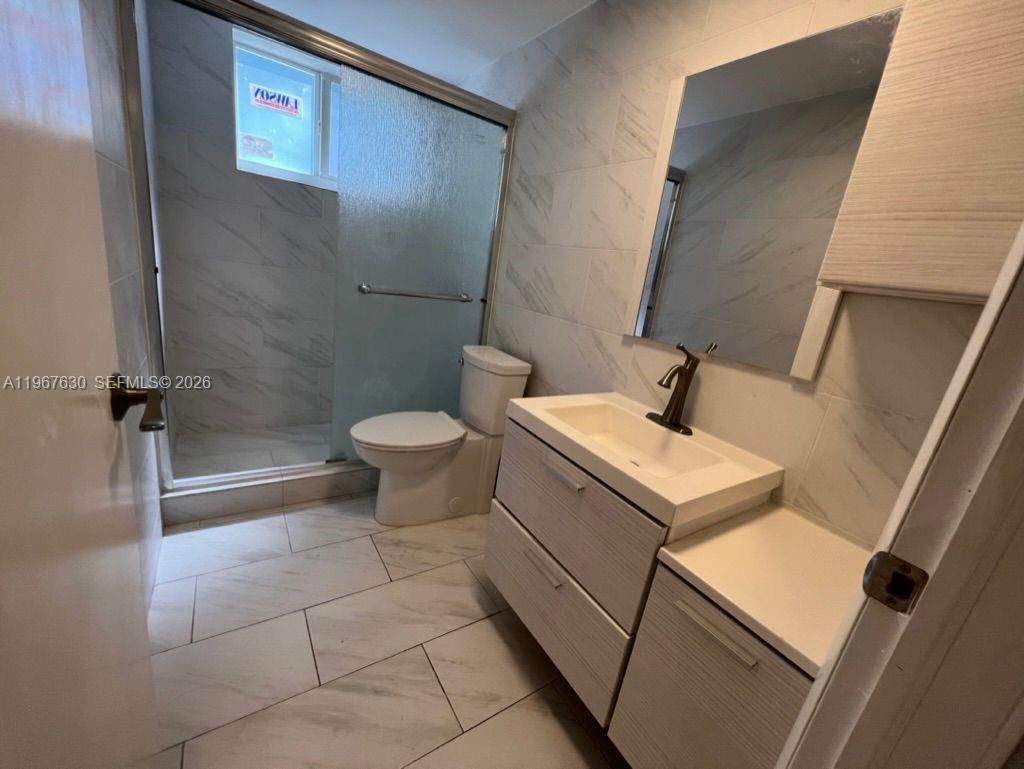 2430 NE 135th St , Unit 105, North Miami, FL 33181 Photo