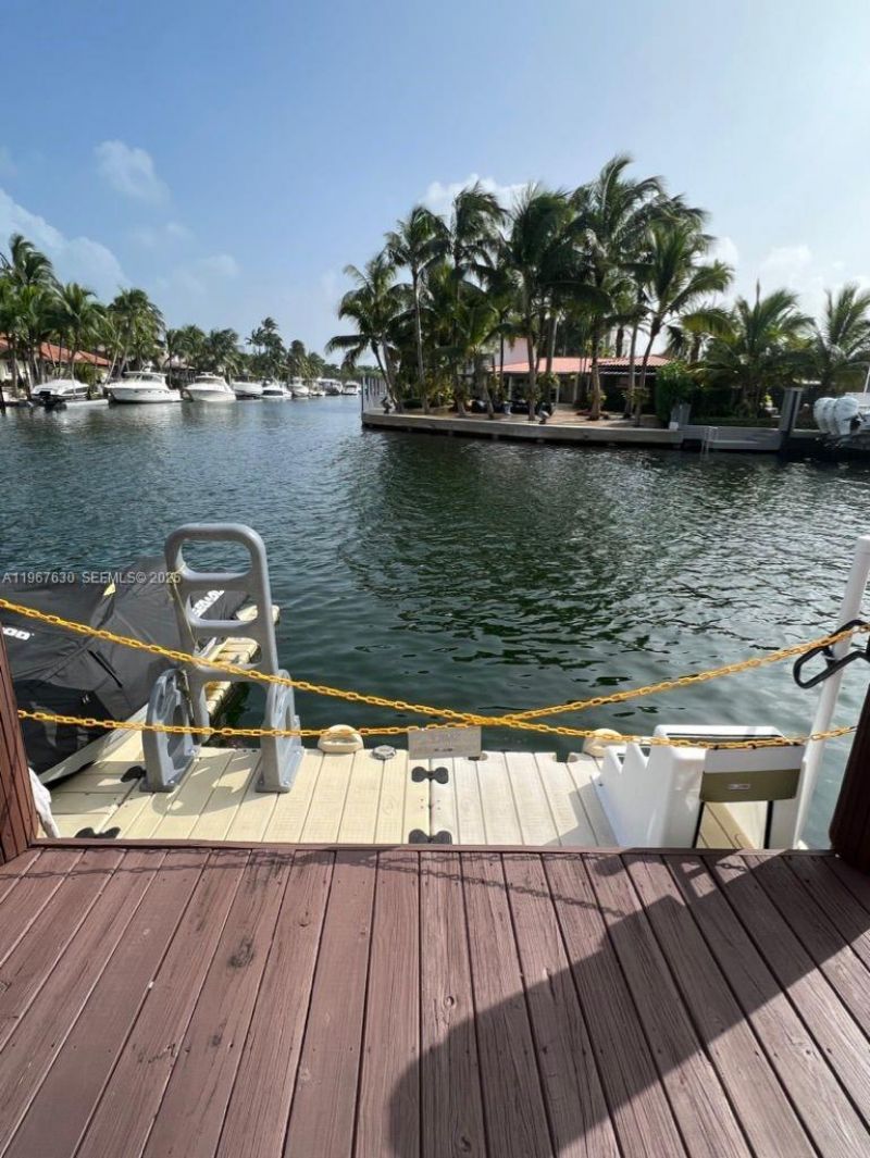 2430 NE 135th St , Unit 105, North Miami, FL 33181 Photo