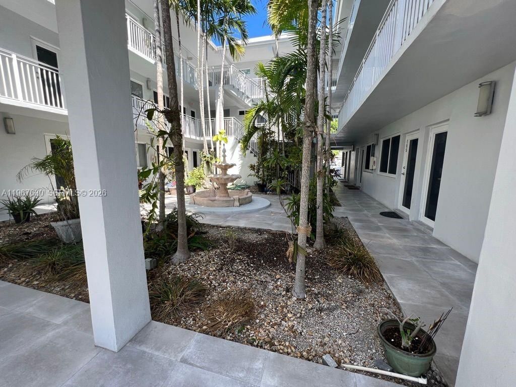 2430 NE 135th St , Unit 105, North Miami, FL 33181 Photo
