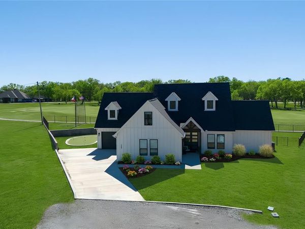 258 Motes Court, Runaway Bay, TX 76426