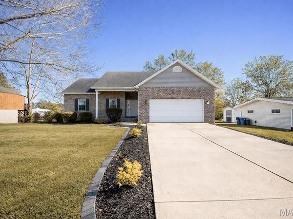 381 High Point Drive, Edwardsville, IL 62025