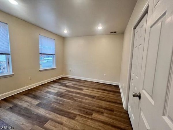 12 Seeley St, Paterson, NJ 07501