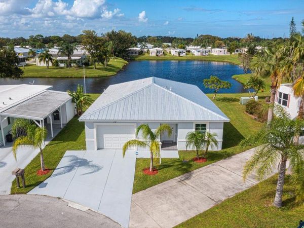 10 Juan Carlos Lane, Port St. Lucie, FL 34952