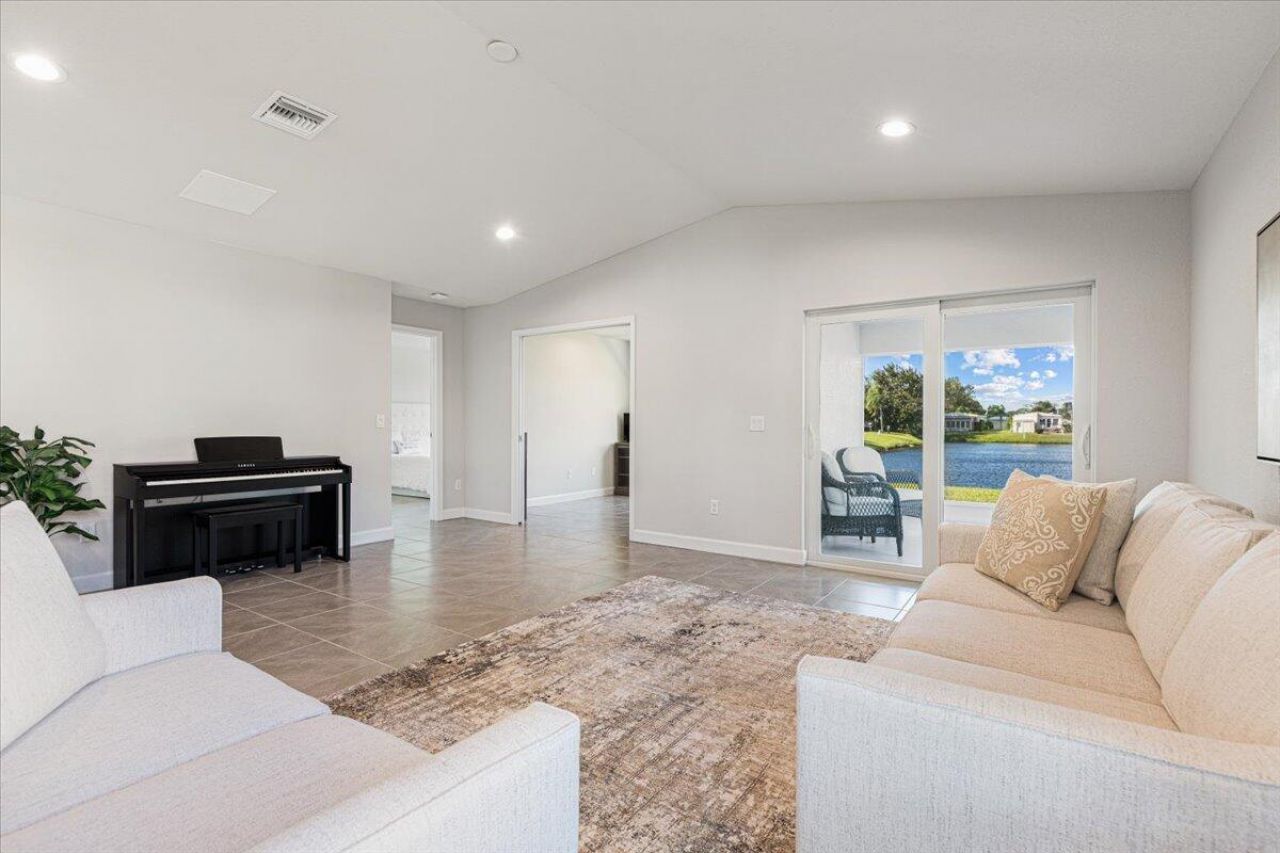 10 Juan Carlos Lane, Port Saint Lucie, FL 34952 Photo