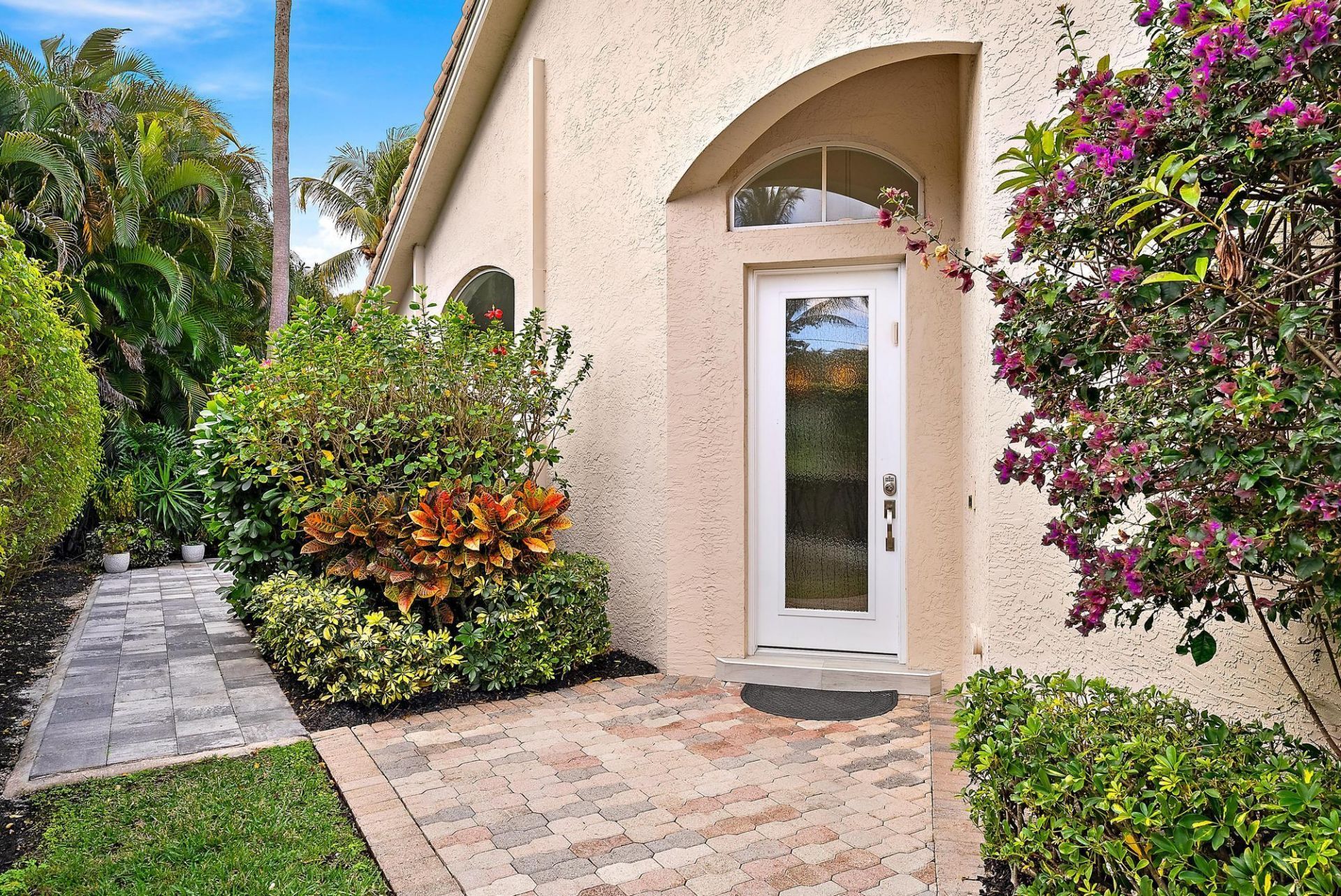 8110 Sandpiper Way, West Palm Beach, FL 33412 Photo