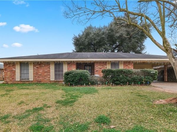 2131 MEMORIAL Drive, Alexandria, LA 71301