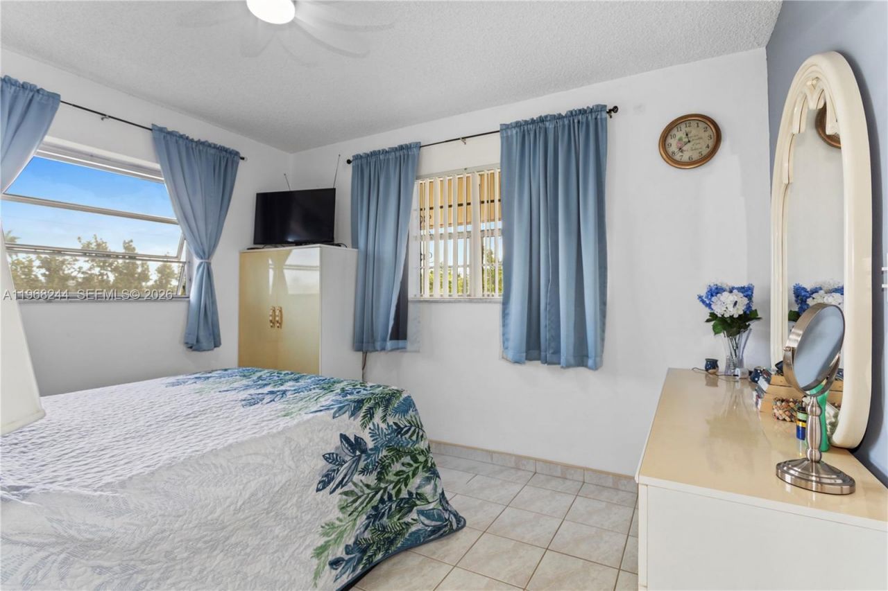 16750 NE 14th Ave , Unit 301, Miami, FL 33162 Photo