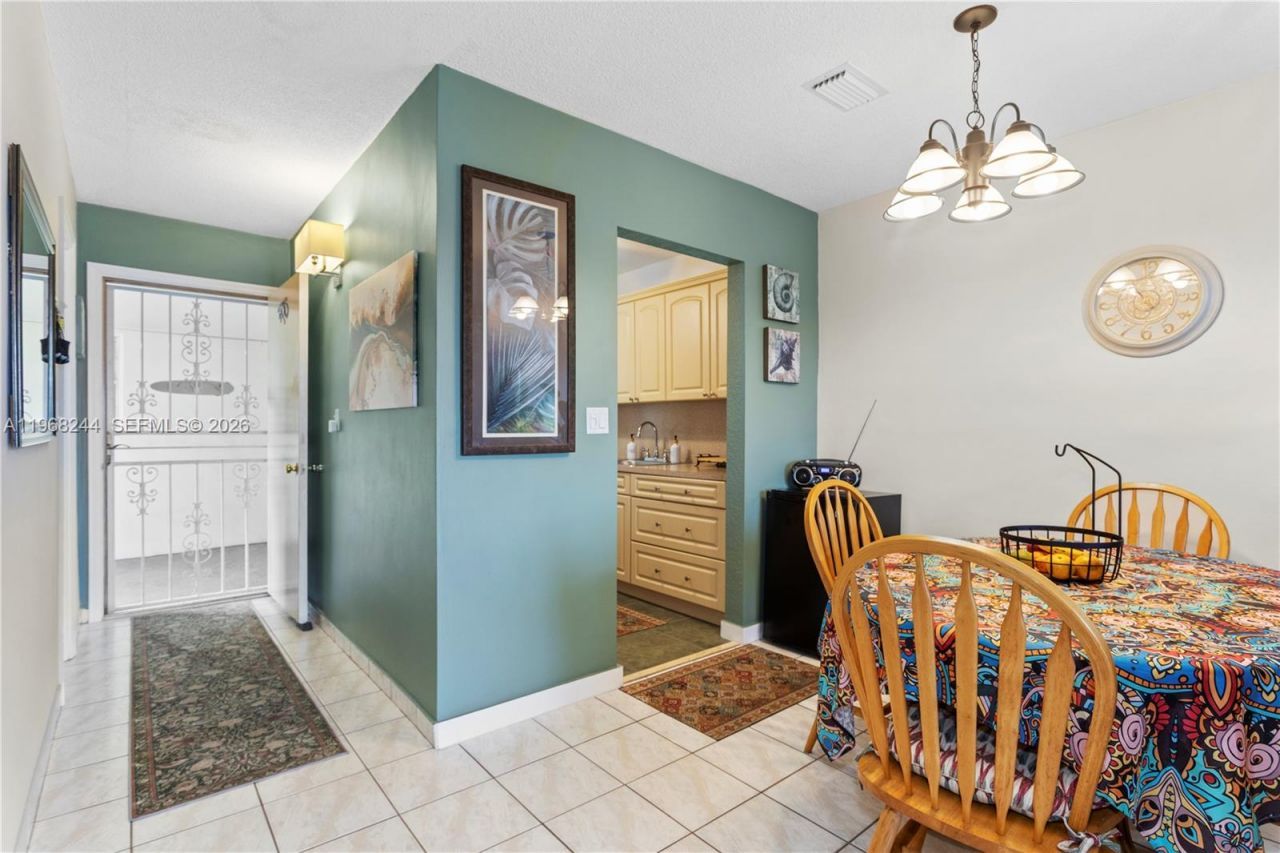 16750 NE 14th Ave , Unit 301, Miami, FL 33162 Photo