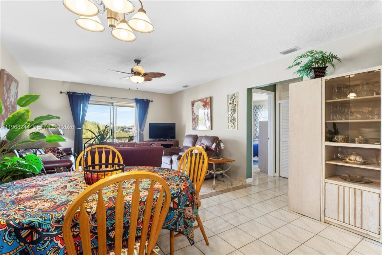 16750 NE 14th Ave , Unit 301, Miami, FL 33162 Photo