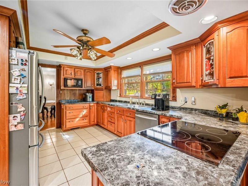 4250 Oak Knoll Drive, Boardman, OH 44512 Photo 3