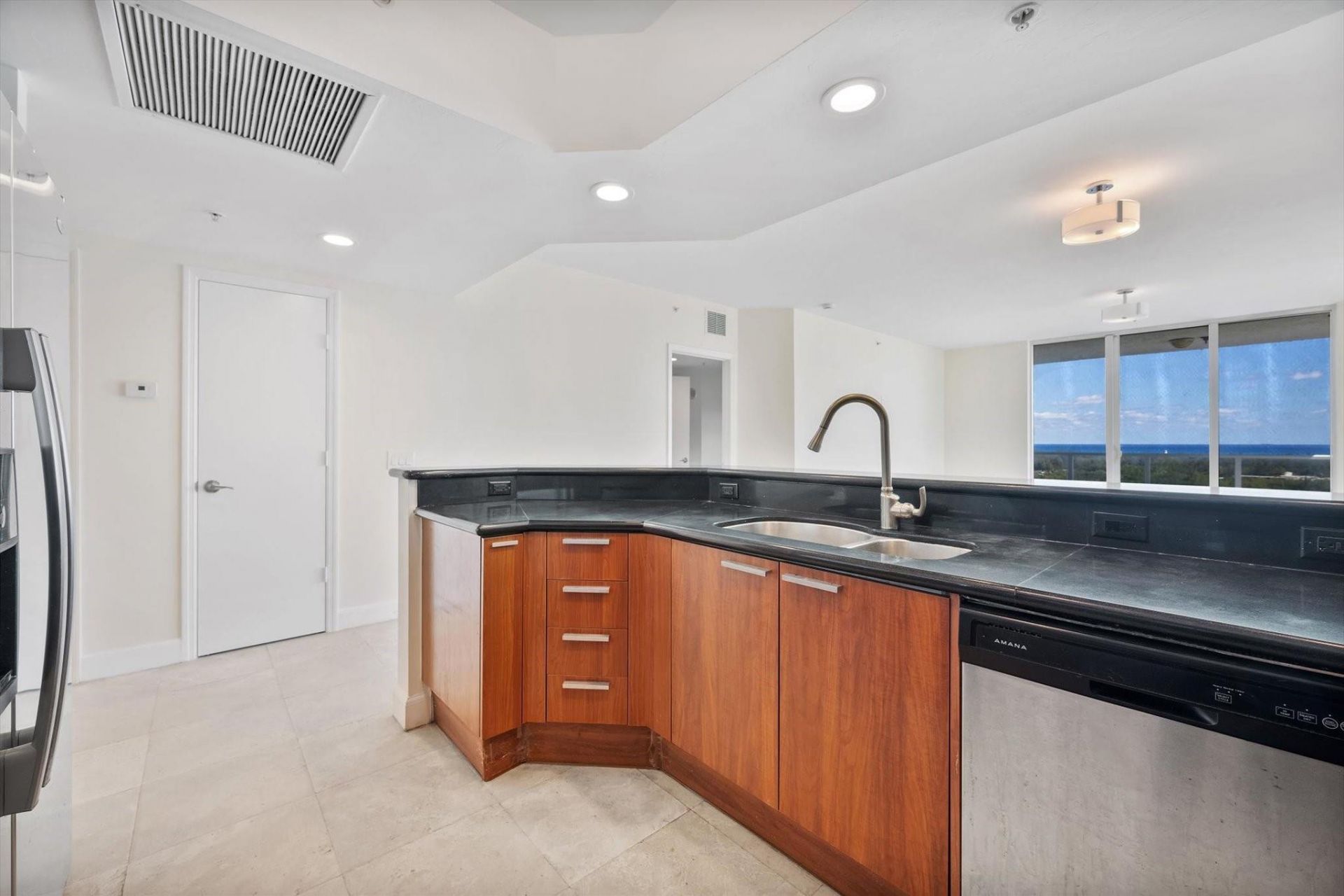 15051 Royal Oaks Lane, Unit 2106, North Miami, FL 33181 Photo