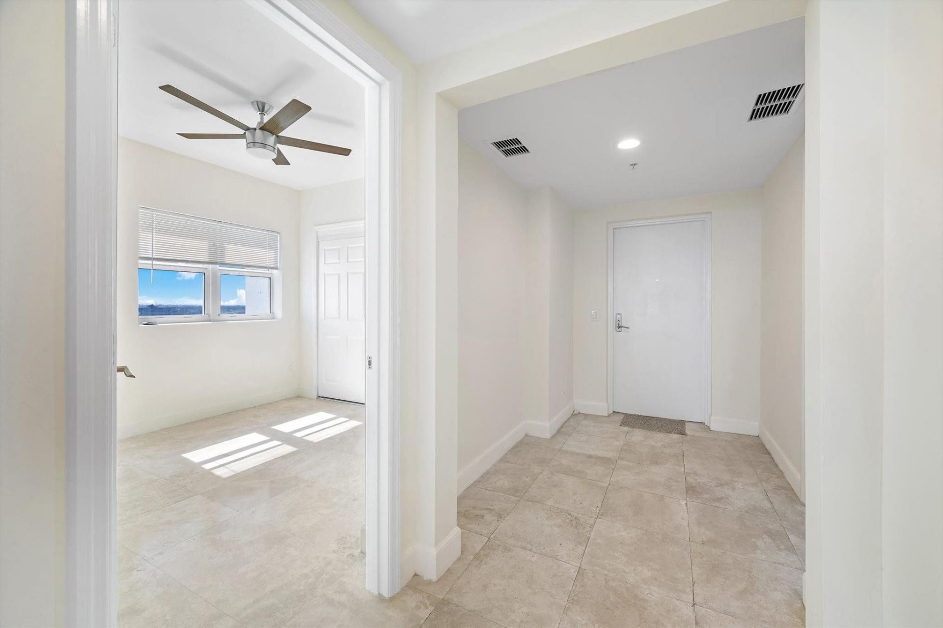 15051 Royal Oaks Lane, Unit 2106, North Miami, FL 33181 Photo