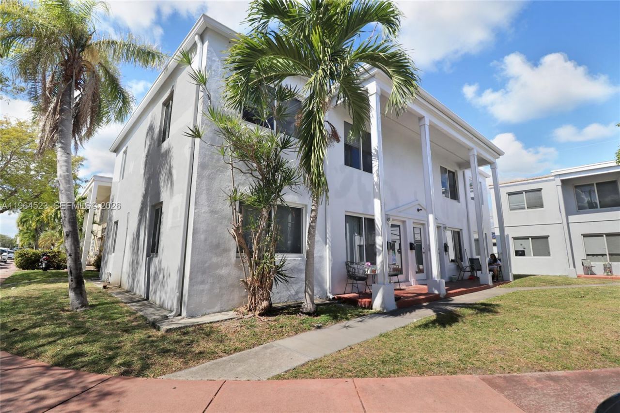 8100 Crespi Blvd, Unit 3, Miami Beach, FL 33141 Photo