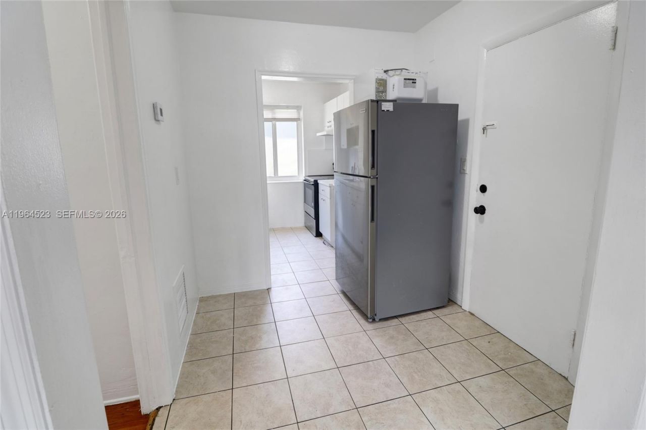 8100 Crespi Blvd, Unit 3, Miami Beach, FL 33141 Photo