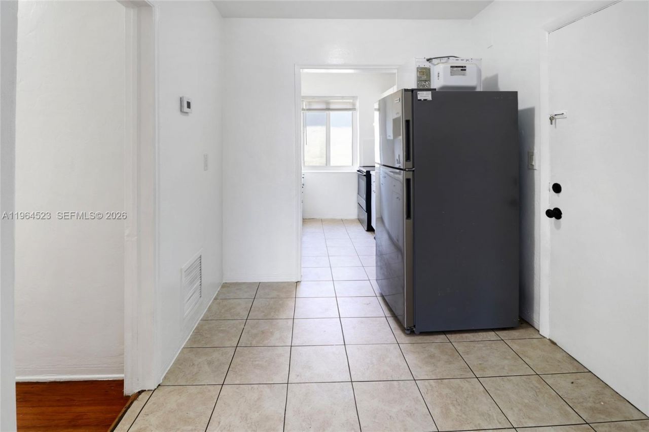 8100 Crespi Blvd, Unit 3, Miami Beach, FL 33141 Photo