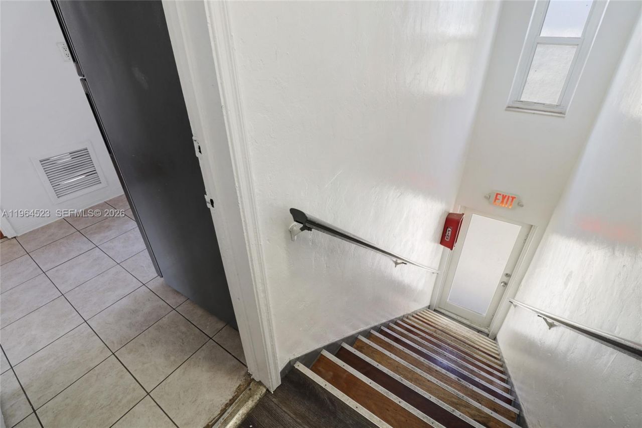 8100 Crespi Blvd, Unit 3, Miami Beach, FL 33141 Photo