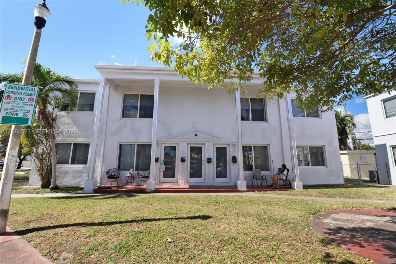 8100 Crespi Blvd, Unit 3, Miami Beach, FL 33141 Photo