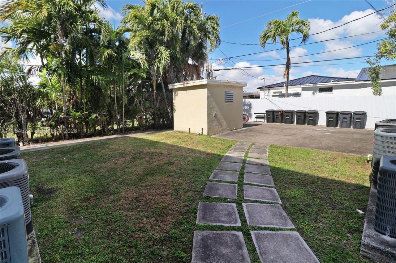 8100 Crespi Blvd, Unit 3, Miami Beach, FL 33141 Photo