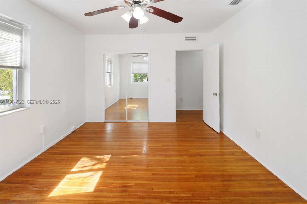8100 Crespi Blvd, Unit 3, Miami Beach, FL 33141 Photo