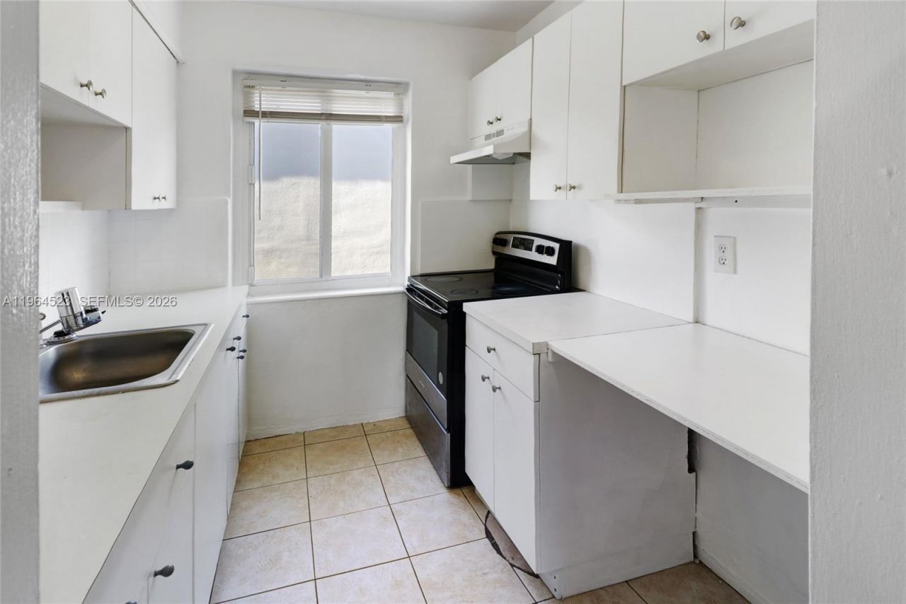 8100 Crespi Blvd, Unit 3, Miami Beach, FL 33141 Photo