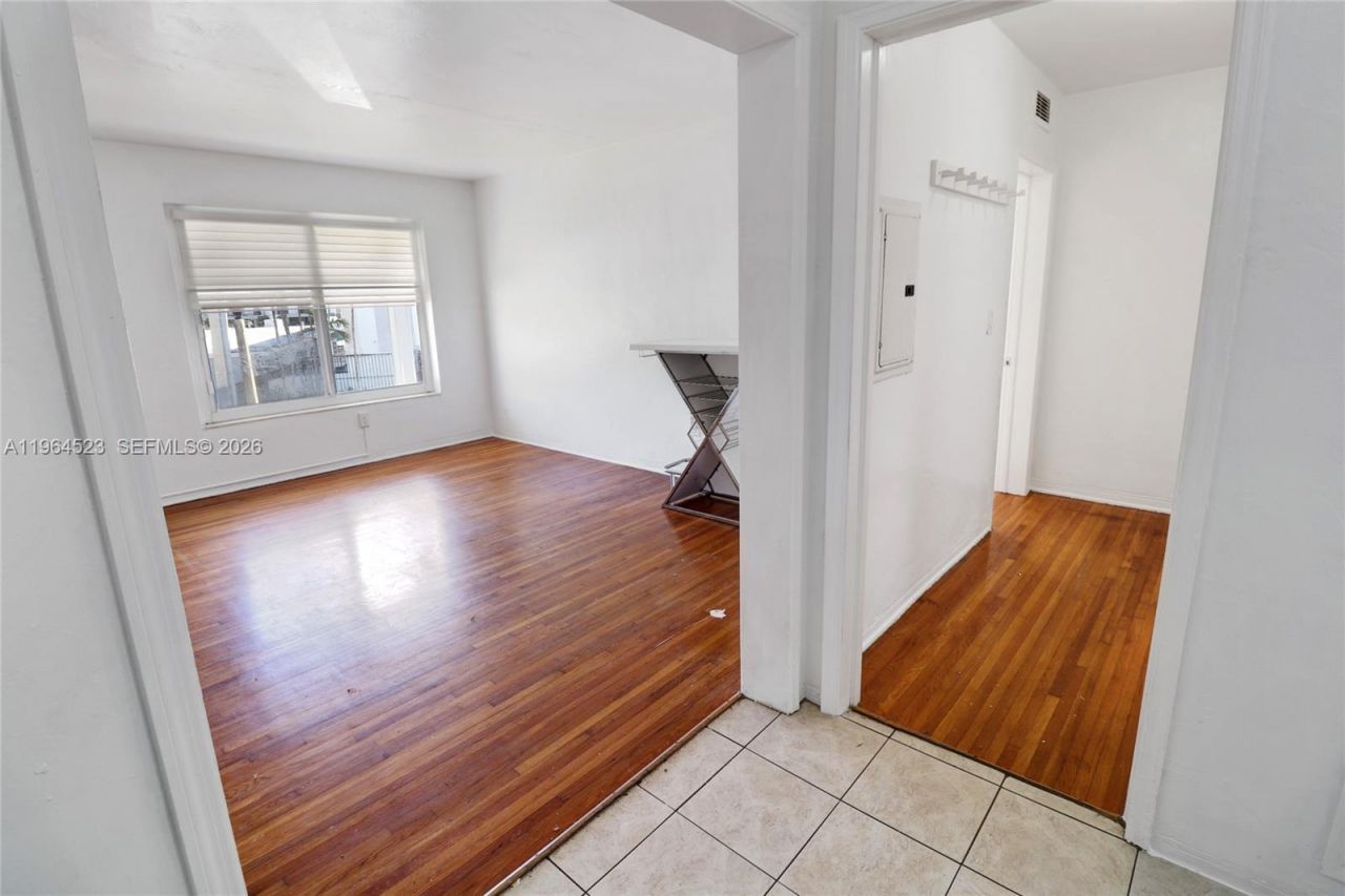 8100 Crespi Blvd, Unit 3, Miami Beach, FL 33141 Photo