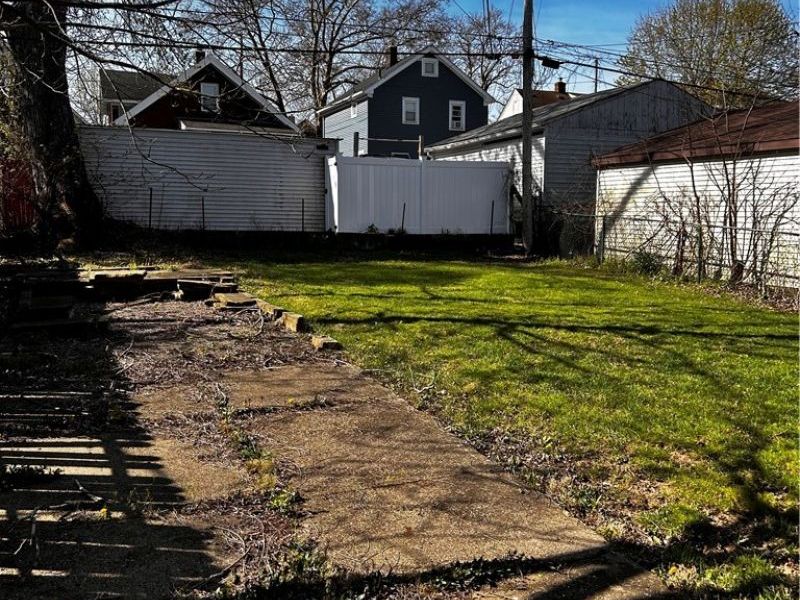 8910 Jeffries Avenue, Cleveland, OH 44105 Photo 5