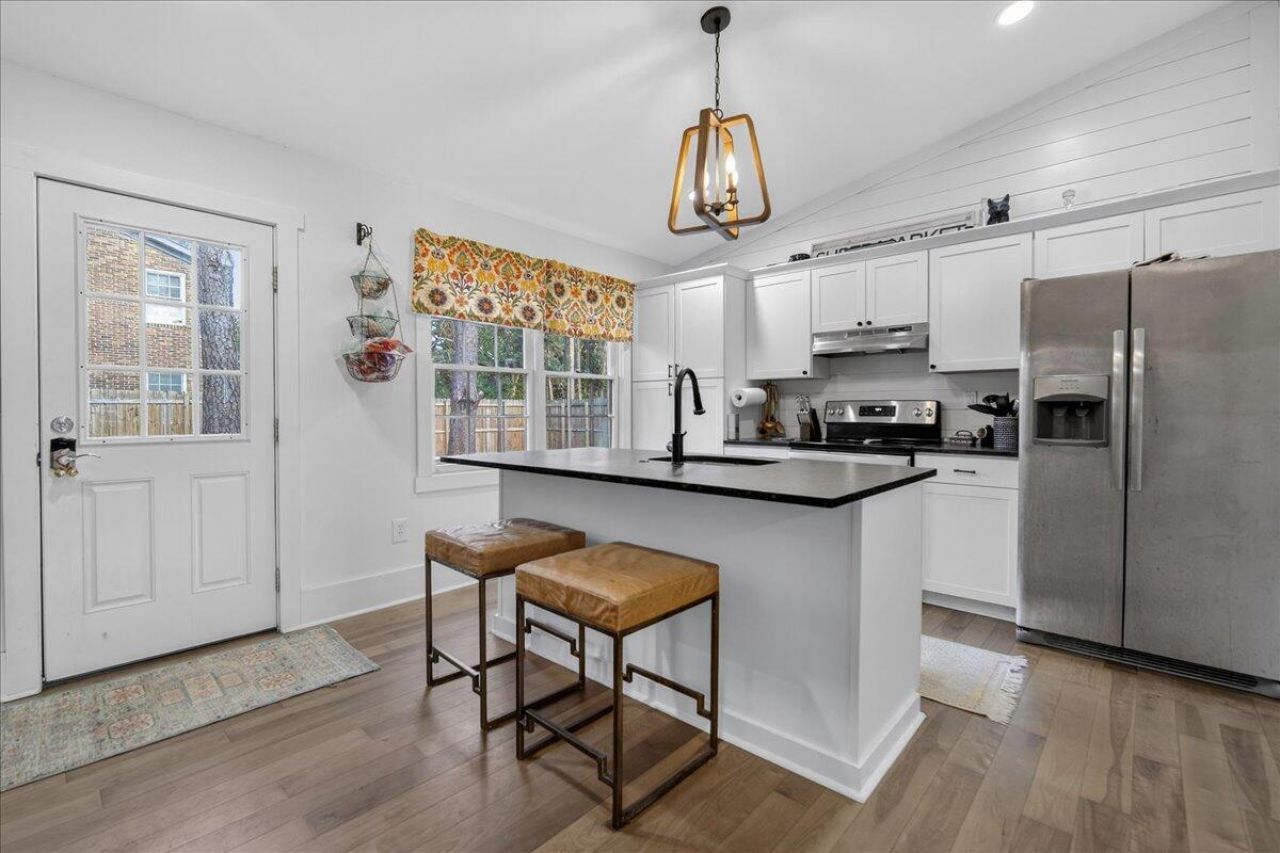 1718 Jervey Avenue Photo 12