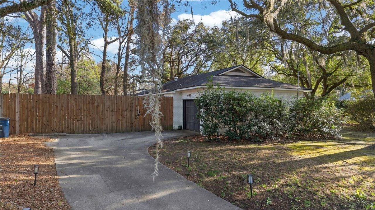 1718 Jervey Avenue Photo 5