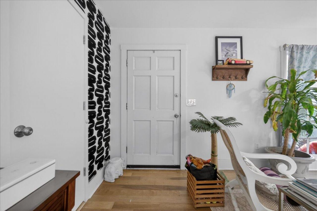 1718 Jervey Avenue Photo 6