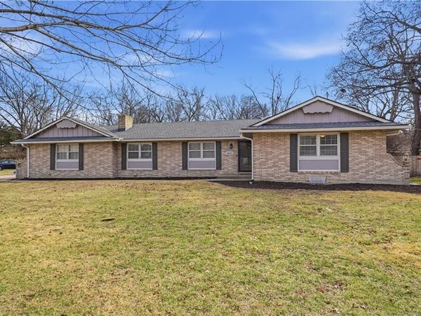 3601 Shady Bend Drive, Independence, MO 64052