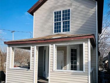 1226 N Grand River Avenue, Lansing, MI 48906