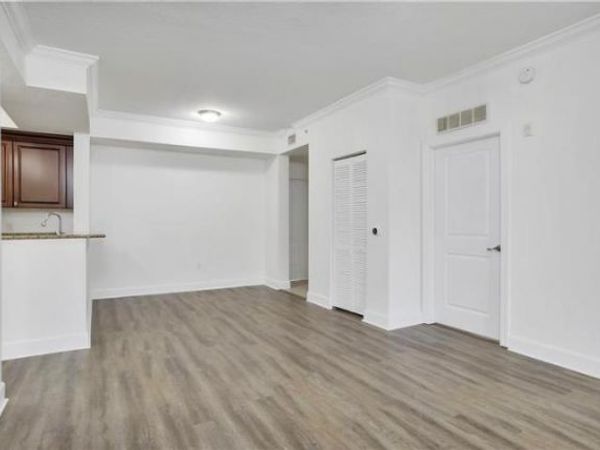 1690 Renaissance Commons Boulevard, Unit 1215, Boynton Beach, FL 33426